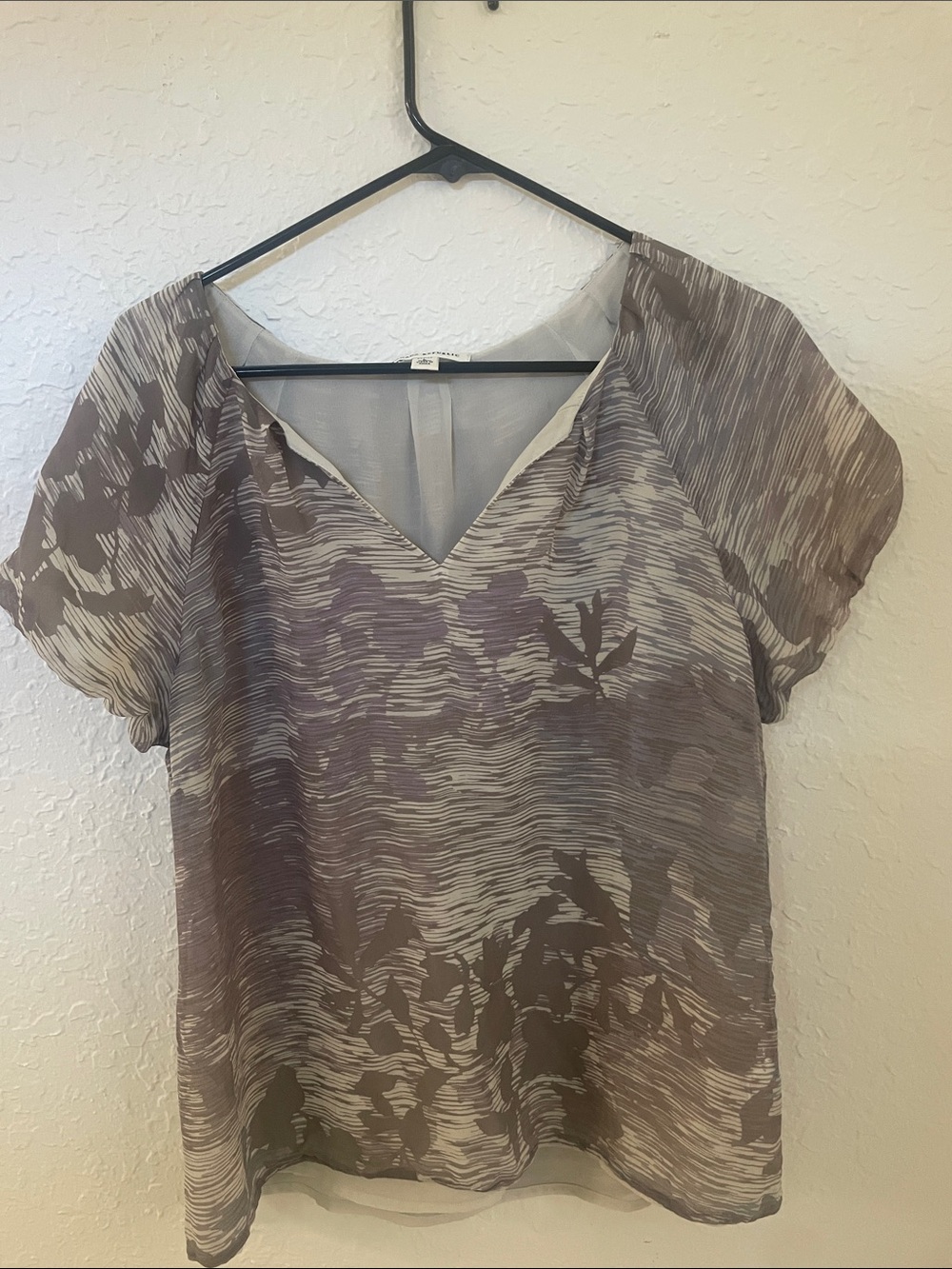 Banana Republic Taupe and Cream Patterned V-Neck Blouse